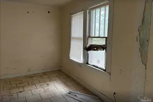 115 N I St, Pensacola, FL 32501 - Photo 4