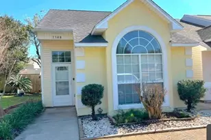 1348 Redwood Ln, Gulf Breeze, FL 32563 - Photo 1