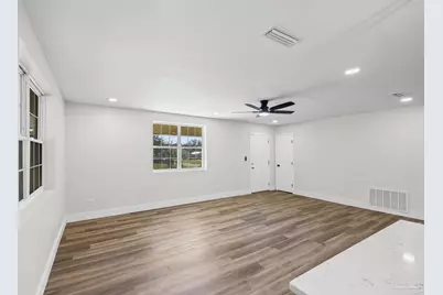 3200 E Avery St, Pensacola, FL 32503 - Photo 14