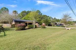 1027 Dog Track Rd, Pensacola, FL 32506 - Photo 2
