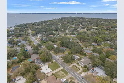 306 Shoreline Dr, Gulf Breeze, FL 32561 - Photo 42