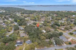 306 Shoreline Dr, Gulf Breeze, FL 32561 - Photo 40