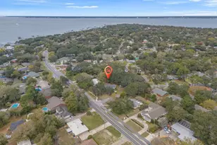 306 Shoreline Dr, Gulf Breeze, FL 32561 - Photo 38