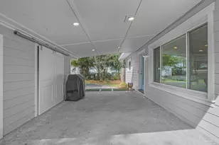 306 Shoreline Dr, Gulf Breeze, FL 32561 - Photo 4