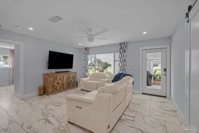 306 Shoreline Dr, Gulf Breeze, FL 32561 - Photo 10