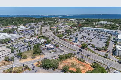 306 Shoreline Dr, Gulf Breeze, FL 32561 - Photo 62