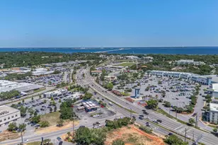306 Shoreline Dr, Gulf Breeze, FL 32561 - Photo 62
