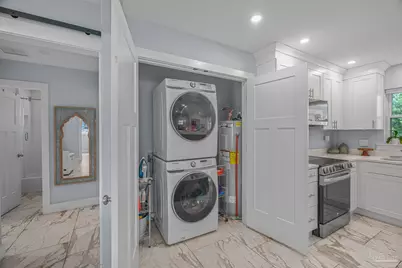 306 Shoreline Dr, Gulf Breeze, FL 32561 - Photo 14