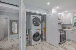 306 Shoreline Dr, Gulf Breeze, FL 32561 - Photo 14