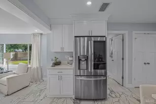 306 Shoreline Dr, Gulf Breeze, FL 32561 - Photo 16