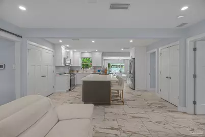 306 Shoreline Dr, Gulf Breeze, FL 32561 - Photo 12