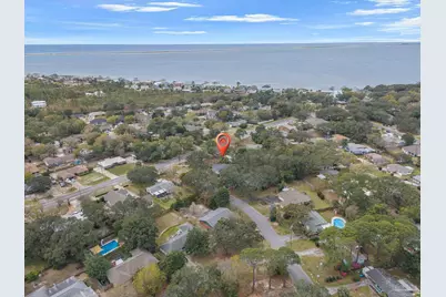 306 Shoreline Dr, Gulf Breeze, FL 32561 - Photo 38