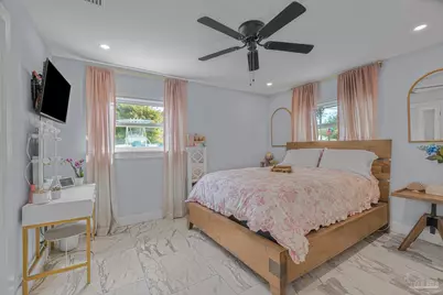 306 Shoreline Dr, Gulf Breeze, FL 32561 - Photo 20