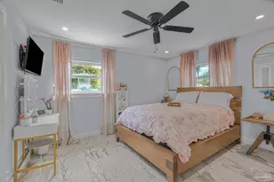 306 Shoreline Dr, Gulf Breeze, FL 32561 - Photo 20