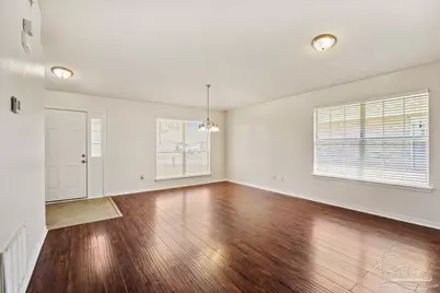 6525 Tampa Dr, Pensacola, FL 32526 - Photo 2