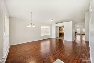 6525 Tampa Dr, Pensacola, FL 32526 - Photo 4