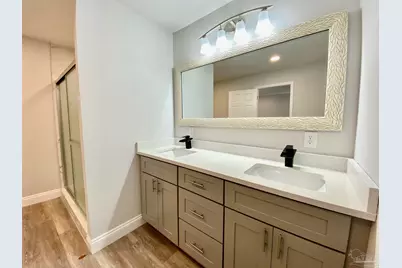402 Fairpoint Dr, Gulf Breeze, FL 32561 - Photo 16