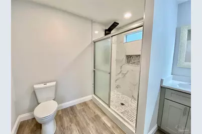 402 Fairpoint Dr, Gulf Breeze, FL 32561 - Photo 18