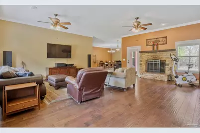 5700 Hunters Oak Trl, Milton, FL 32570 - Photo 4