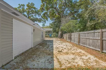 15 Lakeside Dr, Pensacola, FL 32507 - Photo 50