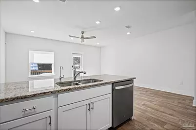 1419 Iroquois Ct, Pensacola, FL 32534 - Photo 8