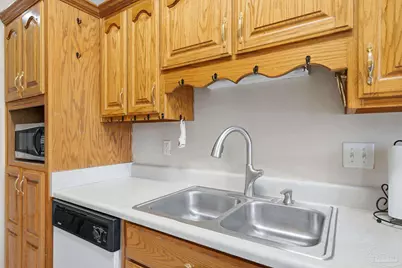 2634 Hidden Estates Cir, Navarre, FL 32566 - Photo 16