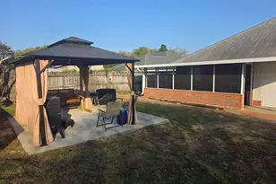 2049 Pin High Dr, Pensacola, FL 32526 - Photo 4