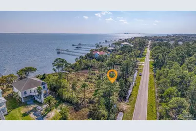 5503 Soundside Dr, Gulf Breeze, FL 32563 - Photo 2