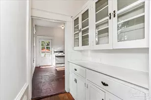 1011 N Reus St, Pensacola, FL 32501 - Photo 8