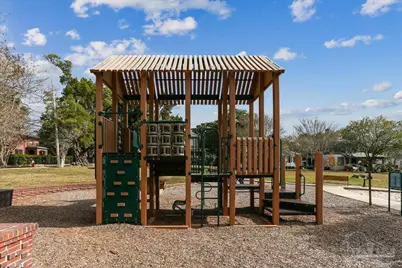 1011 N Reus St, Pensacola, FL 32501 - Photo 24