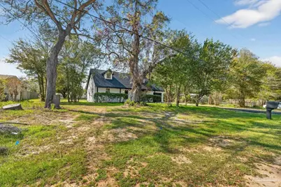 2015 Americus Ave, Pensacola, FL 32507 - Photo 2