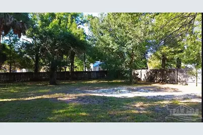 1011 N Reus St, Pensacola, FL 32501 - Photo 4