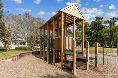 1011 N Reus St, Pensacola, FL 32501 - Photo 14