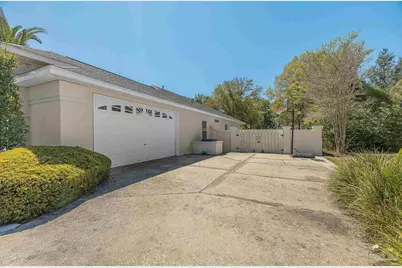 1071 Kelton Blvd, Gulf Breeze, FL 32563 - Photo 2