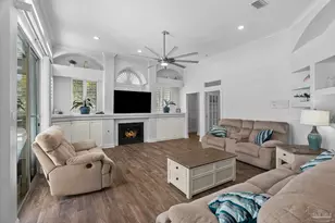 1071 Kelton Blvd, Gulf Breeze, FL 32563 - Photo 10