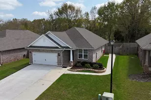 437 Pemberton Ln, Cantonment, FL 32533 - Photo 2