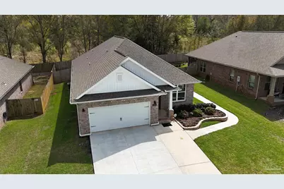 437 Pemberton Ln, Cantonment, FL 32533 - Photo 1