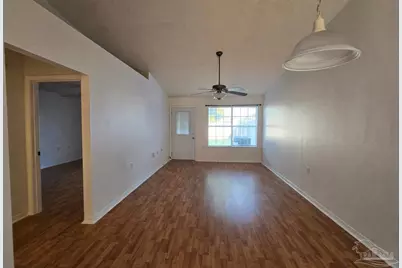 307 Loveland Cir, Pensacola, FL 32526 - Photo 2