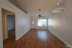 307 Loveland Cir, Pensacola, FL 32526 - Photo 2