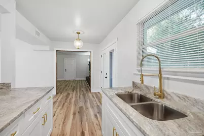 522 S Edgewood Cir, Pensacola, FL 32507 - Photo 10