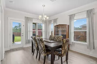 1928 Cambridge Park Dr, Gulf Breeze, FL 32563 - Photo 4