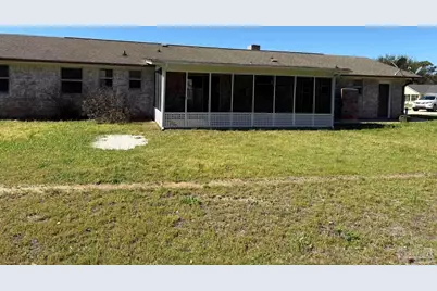 1824 Iris Ln, Navarre, FL 32566 - Photo 2