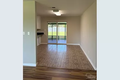 1824 Iris Ln, Navarre, FL 32566 - Photo 4