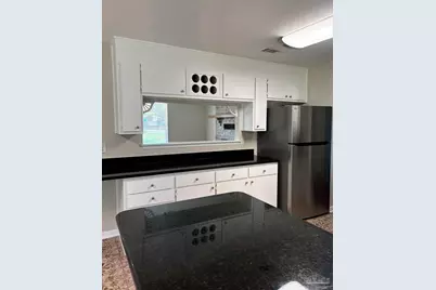 1824 Iris Ln, Navarre, FL 32566 - Photo 6