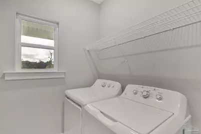 1006 W Lloyd St, Pensacola, FL 32501 - Photo 8