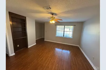 6417 Kennington Cir, Milton, FL 32570 - Photo 2