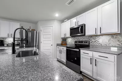 5585 Lancelot Tr, Milton, FL 32583 - Photo 6