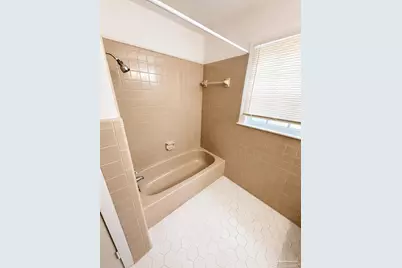 5919 Mitchell Ln, Pensacola, FL 32526 - Photo 10
