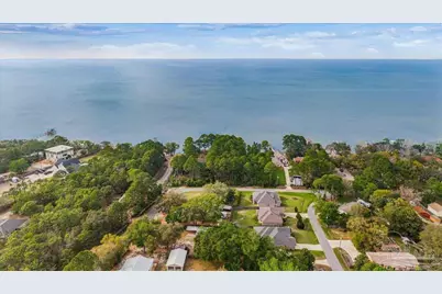 1911 Ladybird Ln, Gulf Breeze, FL 32563 - Photo 48
