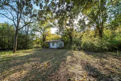 6205 Dogwood Dr, Milton, FL 32570 - Photo 12